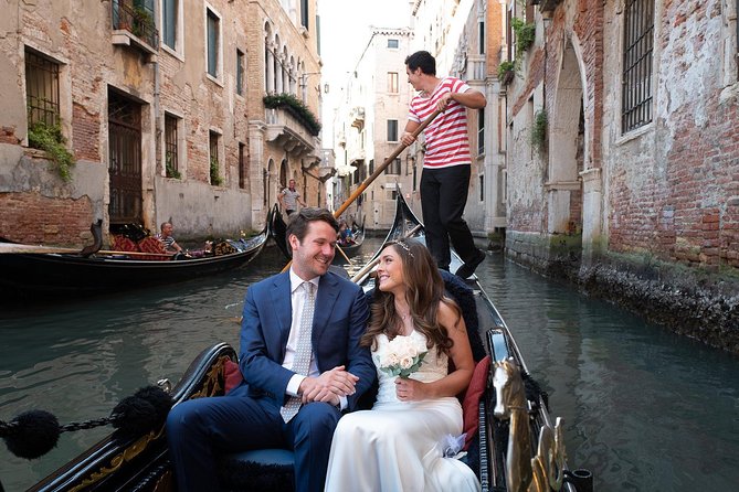 Renew your wedding vows on a romantic gondola - The Gondola Ride Plan: Grand Canal Energy, Quieter Vows