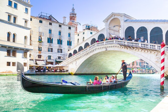 Romantic Venice: 30 Minute Gondola Ride with Serenade - Where the ride starts: Piazza Santa Maria del Giglio (Campiello Traghetto)