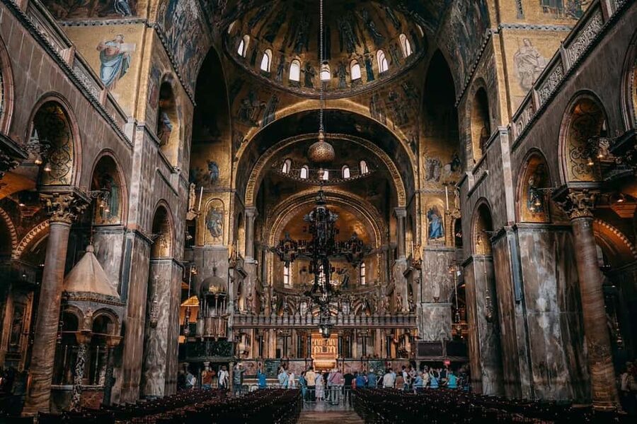 St. Mark's Basilica Tour with Priority Entrance + Gondola - Meeting-Point Reality Check: Easy to Find, Still Show Up Early