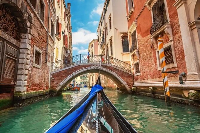 Tour Enchanting Venice Majestic City Walk and Gondola Ride - Teatro La Fenice and Ponte de le Ostreghe: The Venice Between the Big Names