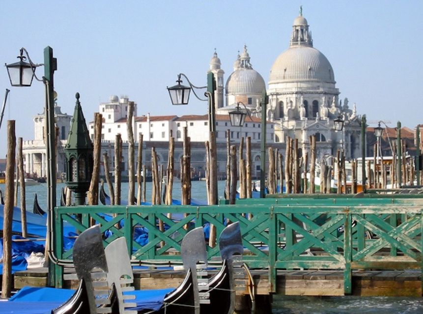Venice: 30 min Gondola Ride on the Grand Canal with Guide - Who Should Book This Gondola Tour