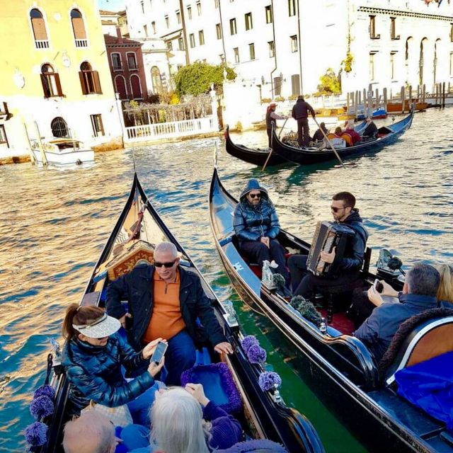 Venice: 30-Minute Gondola Ride on Grand Canal with Serenade - Grand Canal time: plan for romance, or plan for something else