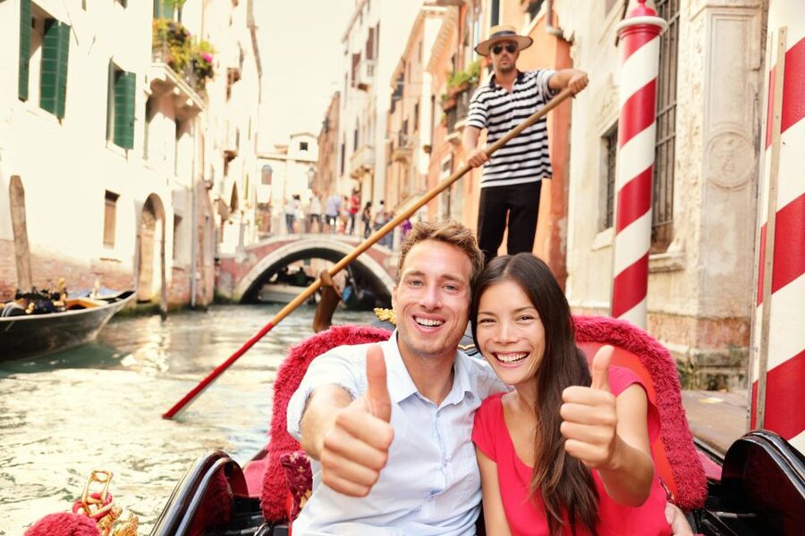 Venice: Basilica, Doge's Palace, Gondola and Lagoon Islands - Murano glassblowing show and the visit to the glass workshop