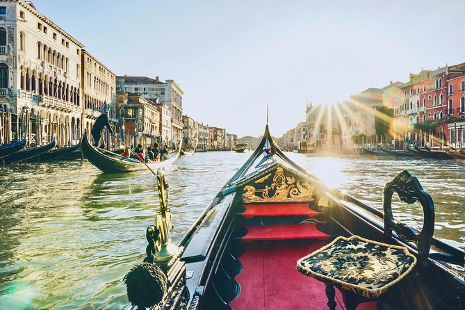 Venice: Classic 30-Minute Gondola Ride Through the Canals - The black gondola tradition: what you’ll notice before you even leave the dock