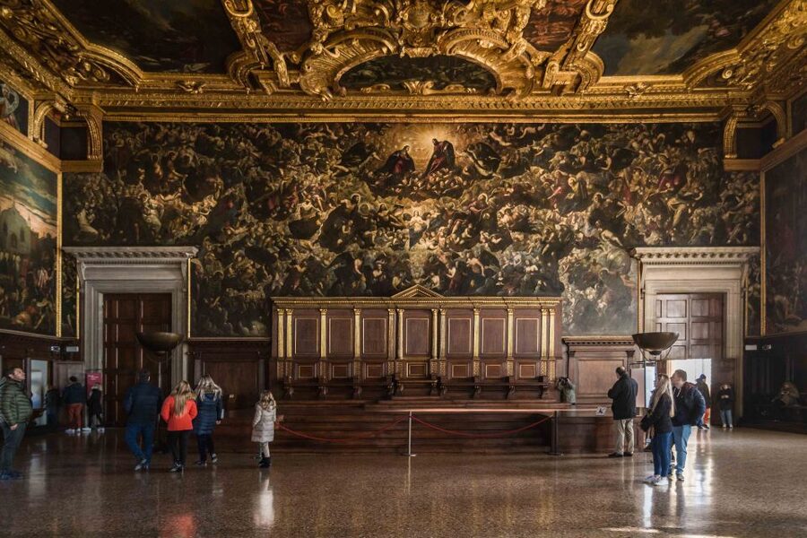 Venice: Doge’s Palace and Basilica Roman Empire Guided Tour - Prisons and the Bridge of Sighs: the contrast that makes it real
