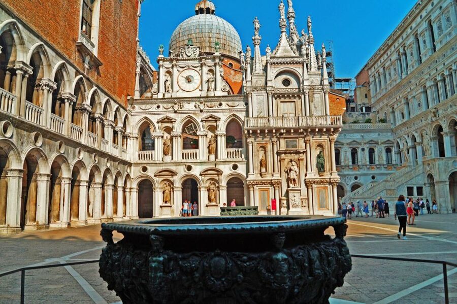 Venice: Doge’s Palace and Basilica Roman Empire Guided Tour - Museum access in St. Mark’s Square: a smart bonus if you have energy