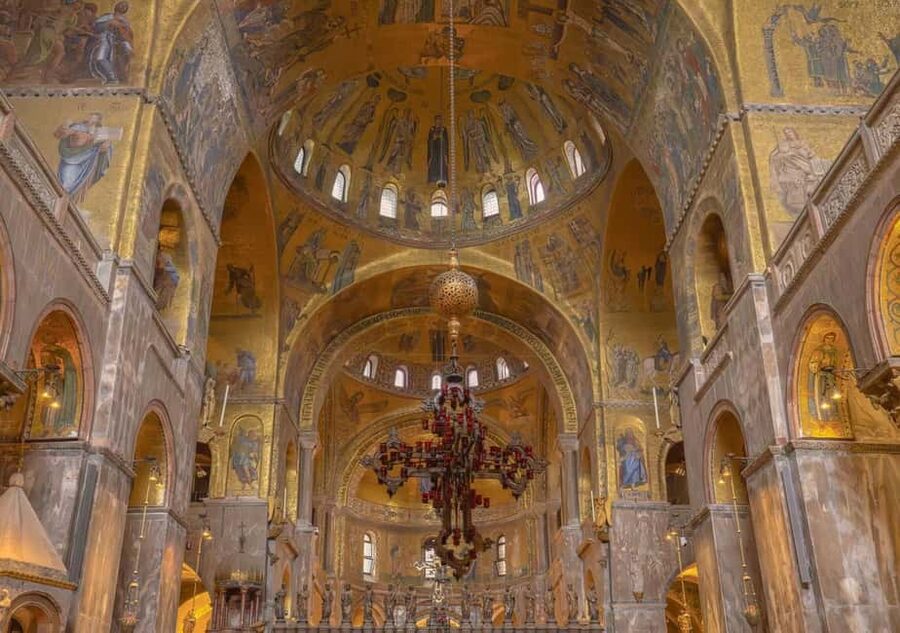 Venice: Doge's Palace and St Mark's Tour with Gondola Ride - St Mark’s Square Photo Stops That Actually Help