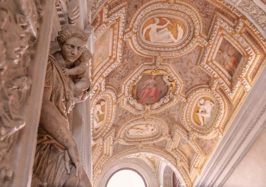 Venice: Doge's Palace and St Mark's Tour with Gondola Ride - Optional Full-Day Upgrade: Murano and Burano by Private Boat
