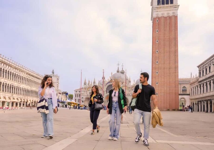Venice: Doge's Palace and St Mark's Tour with Gondola Ride - Group Size, Pacing, and the Reality of Walking in Venice