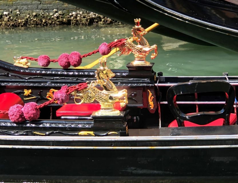 Venice: Doge's Palace Guided-Tour & Gondola Ride - Entering Doge’s Palace: the route that makes the building make sense