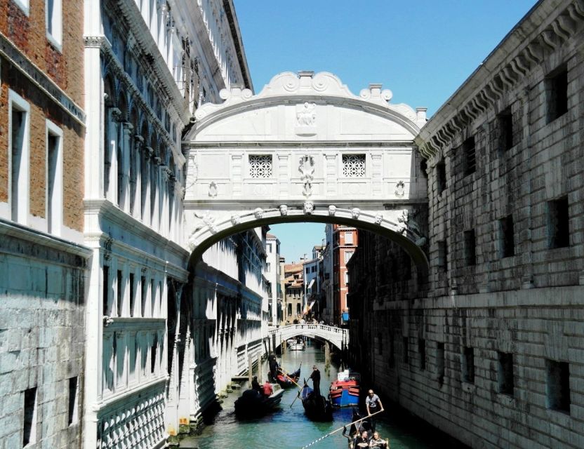Venice: Doge's Palace Guided-Tour & Gondola Ride - Organization and pacing: where the experience can shine or snag