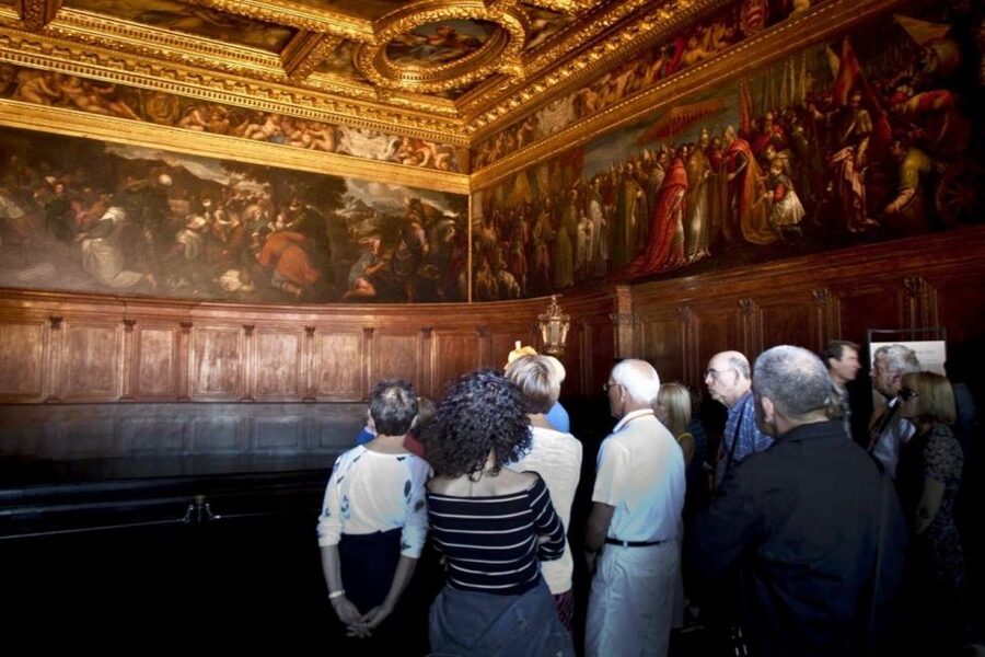 Venice: Gondola Ride and Skip the Line Doge's Palace Tour - Inside Doge’s Palace: power halls, artworks, and the Tintoretto moment