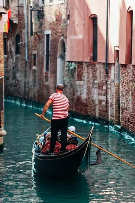 Venice: Gondola Ride under the Bridge of Sighs and Premium Audio Guide - Entering Venice: Why this route fits a tight schedule