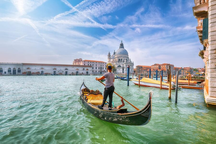 Venice: Gondola Ride with Live Guide or Audio Guide - A 30-Minute Gondola You Can Actually Fit Into a Day