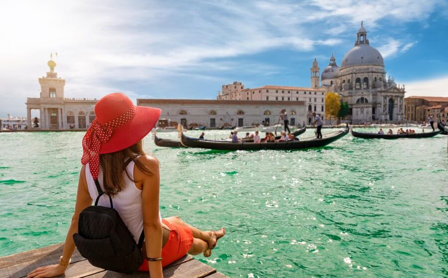 Venice: Gondola Tour under the Bridge of Sighs & Audio Guide - Why the Bridge of Sighs ride is the main event
