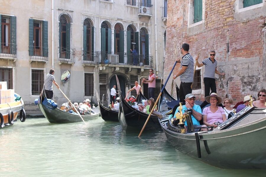 Venice: Grand Canal by Gondola with Live Commentary - Key things I’d mark down before you book