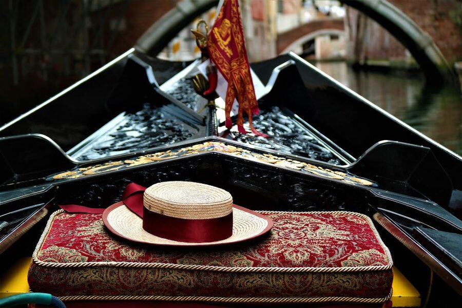 Venice: Grand Canal by Gondola with Live Commentary - Boarding the gondola: seating rules and what to expect on the water