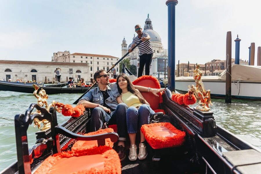 Venice: Grand Canal Gondola Ride with App Commentary - Grand Canal Views: Palaces, La Fenice, and the Classic Shots