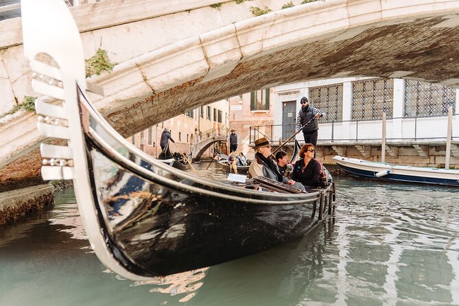 Venice In a Day: St Mark's, Doges Palace Gondola Ride & City Tour - Rialto Bridge and the Rialto Fish Market: more than a photo stop