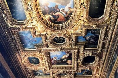 Venice Must-see: St. Mark's Basilica, Doge's Palace & Gondola - Inside the Doge’s Palace, Bridge of Sighs, and New Prisons