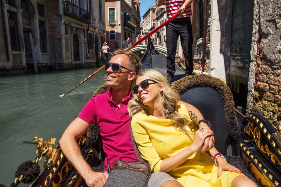 Venice: Off the Beaten Path Private Gondola Ride - The quieter San Paolo style: what you’ll see on shorter rides