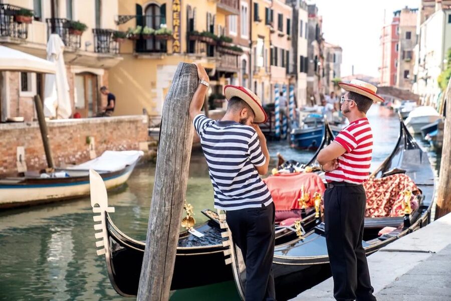 Venice: Off the Beaten Path Private Gondola Ride - How the gondolier commentary actually works (and why it matters)