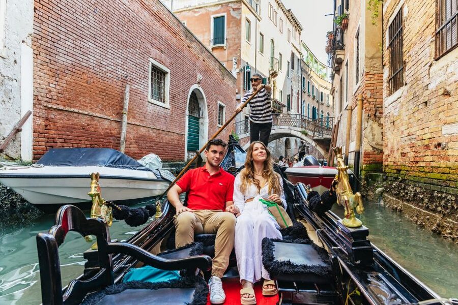 Venice: Private Crafted Gondola Ride Along Grand Canal - Price Logic in Venice: Private Gondola Value for Up to 5 People