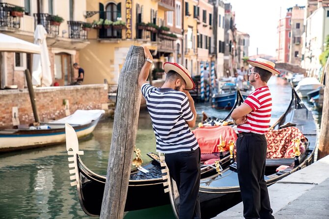 Venice Private Gondola Ride: Explore Hidden Canals and Sights - The early portion: Carmelite and Carmini-area vibes, then toward Ca’ Zenobio