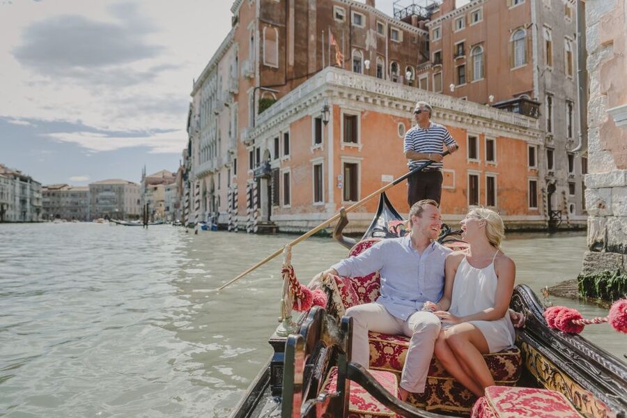 Venice: Private Gondola Ride with Photo Shoot - Key Things That Make This Gondola Photo Ride Worth It
