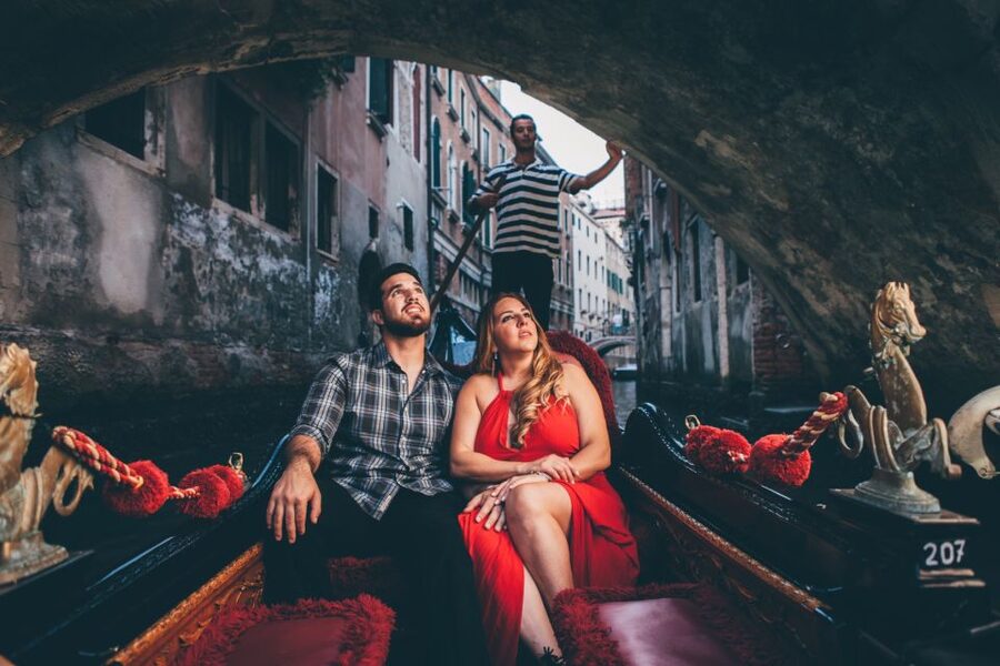 Venice: Private Gondola Ride with Professional Photographer - Key things to know before you go