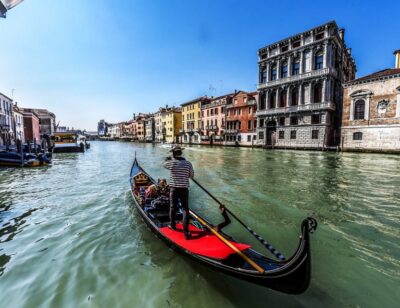 Venice: Private Grand Canal Gondola Ride from Rialto - The Private Gondola Advantage: Up to Five, More Control, Better Views