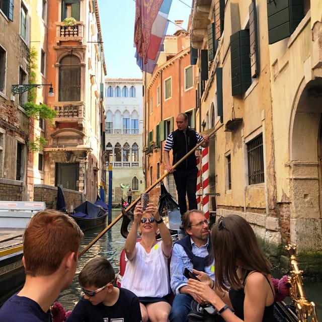 Venice: Private Grand Canal Gondola Ride from Rialto - Grand Canal Meets Inner Canals: Famous Views With a Softer Side