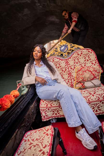 Venice: Private Photoshoot In Gondola - How the route flows: from romantic canals to hidden angles