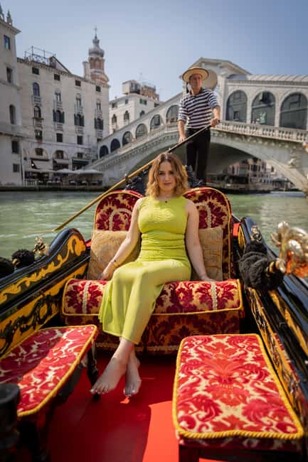 Venice: Private Photoshoot In Gondola - Price and value: when this private shoot makes sense