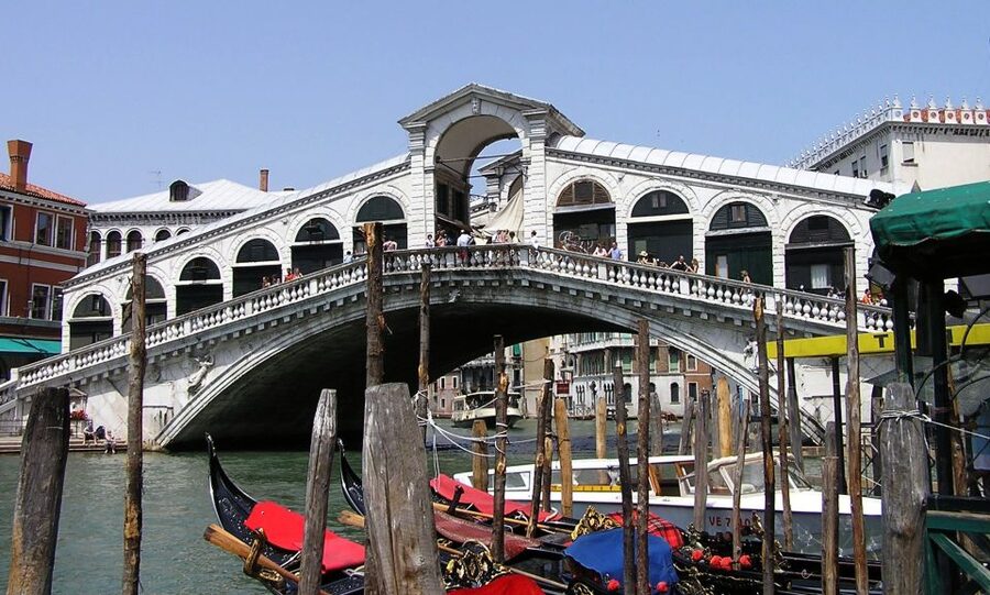 Venice: Private Tour with Doge's Palace, St. Mark's, Gondola - Doge’s Palace: From The Great Council to Casanova’s Prison