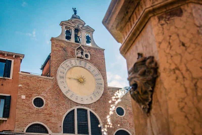 Venice: Private Walking Tour with Optional Gondola Ride - Strolling the calle to Rialto: views, pressure, and how you manage both