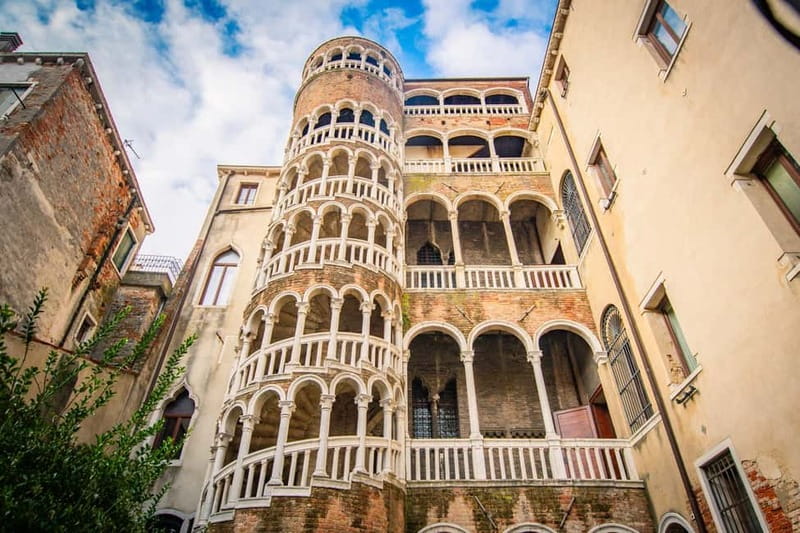 Venice: Private Walking Tour with Optional Gondola Ride - Price and what you’re paying for (and what you’re not)