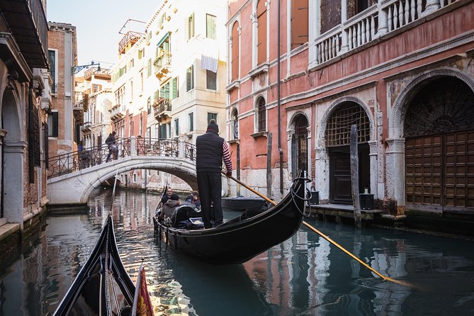Venice's Icons: Basilica, Doge Palace, Rialto & Optional Gondola - Venice Gallery VR and Gondola Tradition: How the Stories Click