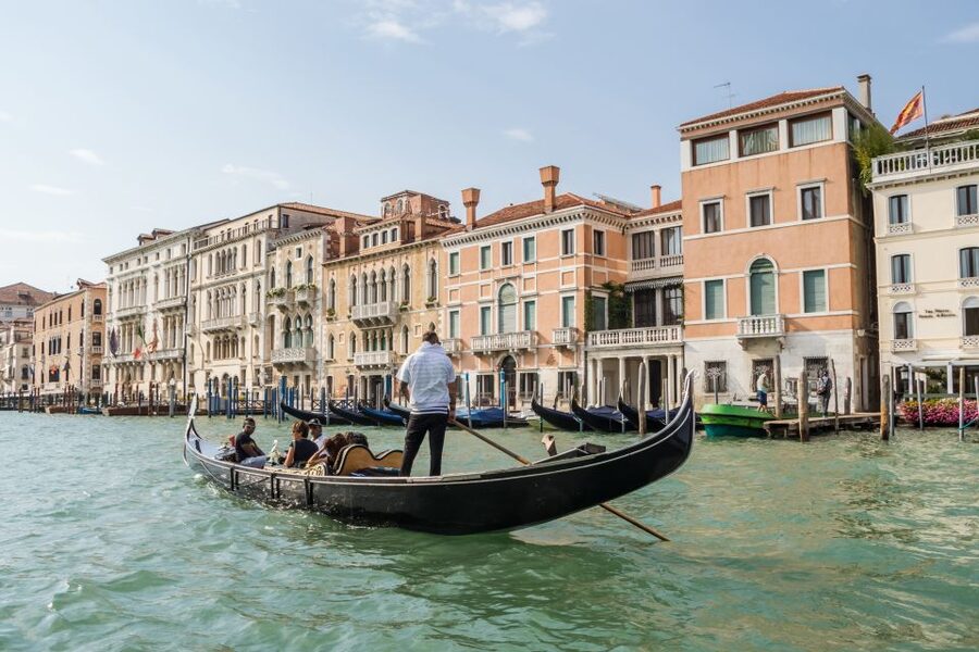 Venice: Shared Gondola Ride Across the Grand Canal - Campo San Luca and Rialto Area Waterways: What You’re Seeing From the Gondola