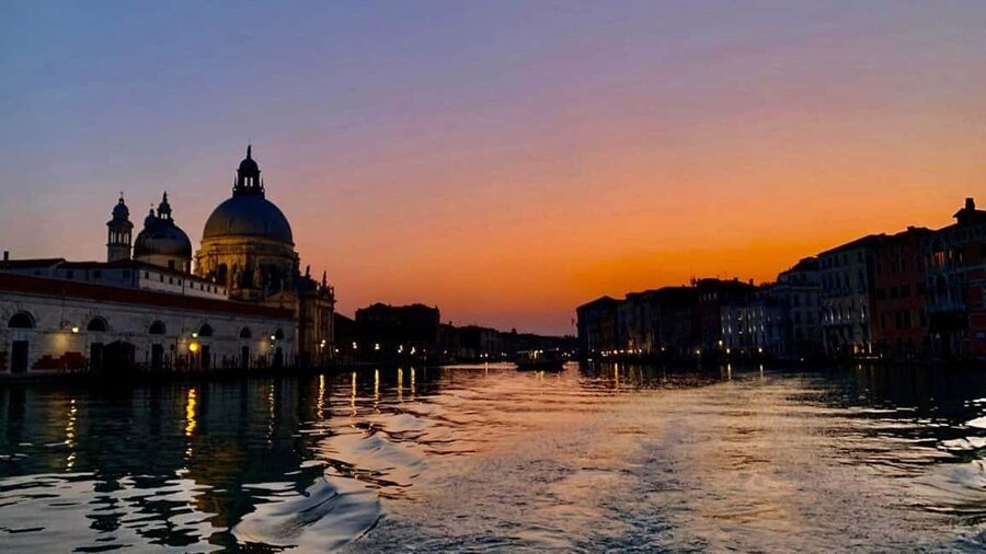 Venice: Shared Gondola Ride at Sunset - Photo Tips That Actually Work on a Shared Gondola