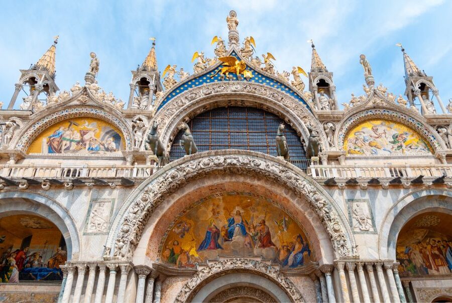 Venice: St. Mark's Basilica and Gondola Morning Tour - Why this combo works: Basilica first, gondola second