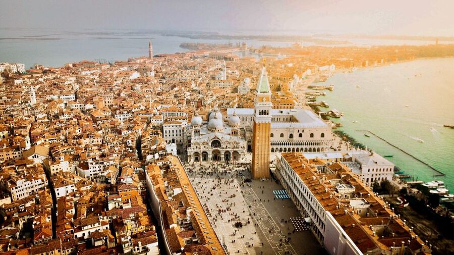 Venice: St. Mark's Basilica and Gondola Morning Tour - Horses and the first-floor museum area: what’s included (and what may not be)