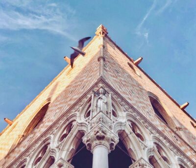 Venice: St Mark's Basilica, Doge's Palace, and Gondola Ride - Your start point in St Mark’s Square (and why it matters)