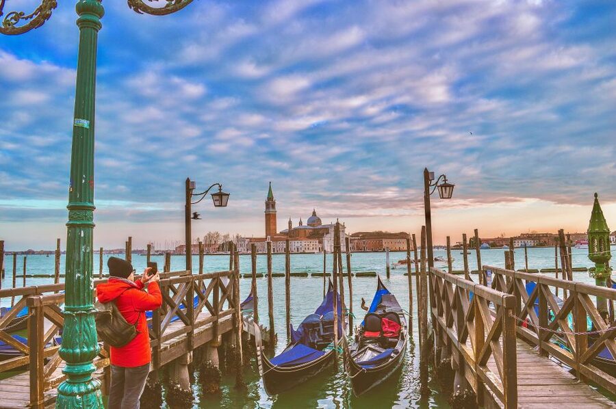 Venice: St Mark's Basilica, Doge's Palace, and Gondola Ride - The Bridge of Sighs and the prisons: the darker turn you’ll remember