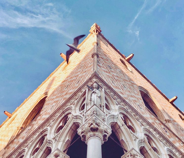 Venice: St Mark's Basilica, Doge's Palace, and Gondola Ride - Your start point in St Mark’s Square (and why it matters)