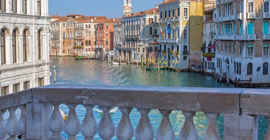 Venice: St. Mark's Basilica, Doge's Palace & Gondola Ride - Morning Ground Level: Rialto Bridge and the Food-Culture Walk