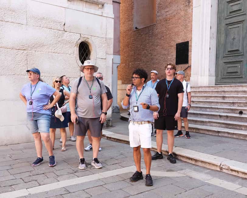 Venice: St Mark's Square & Rialto Walking Tour & Gondola - Where the tour starts: St Mark’s Square, arches, and finding the office