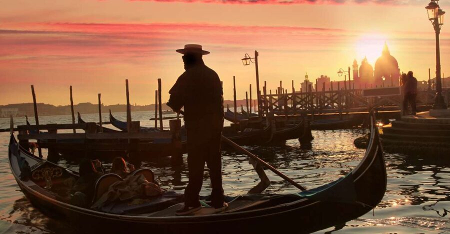 Venice: Sunset or Evening Gondola Tour - Key things to know before you go