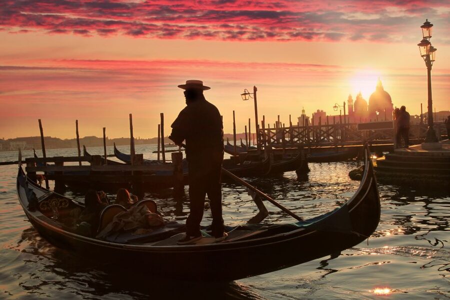Venice: Sunset or Evening Gondola Tour - Grand Canal moments versus quieter side canals