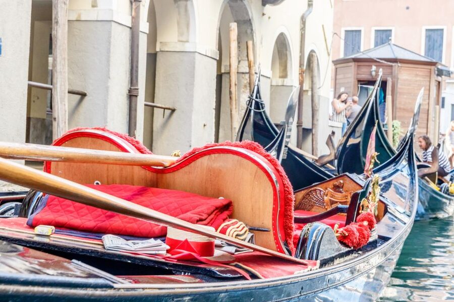 Venice: Traditional Shared Gondola Ride - Shared seating: the trade-off for value